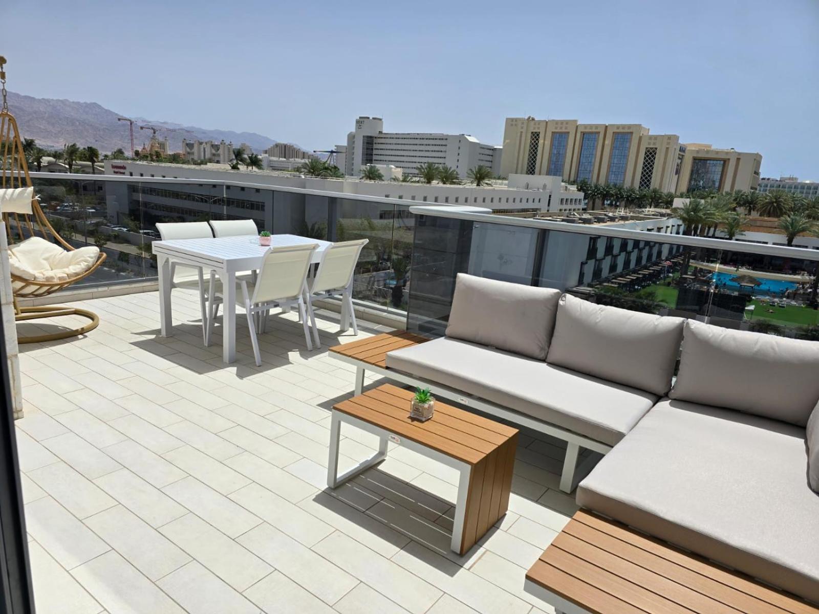Luxury Queen Royal Park Eilat Esterno foto