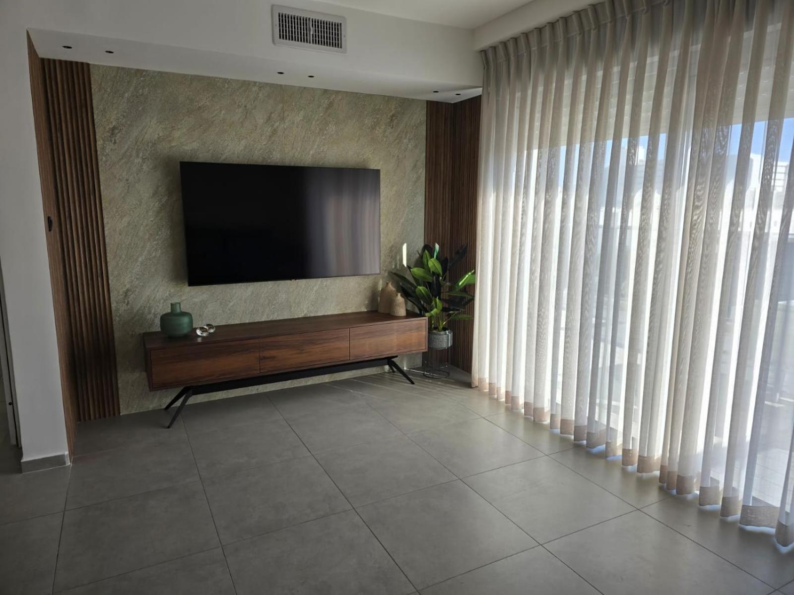 Luxury Queen Royal Park Eilat Esterno foto