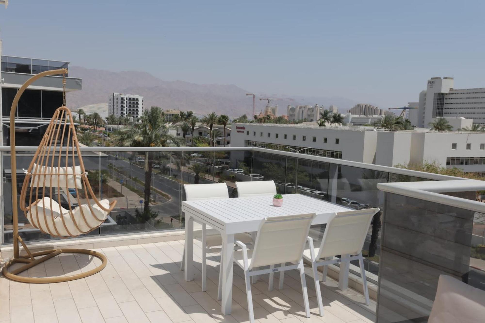Luxury Queen Royal Park Eilat Esterno foto